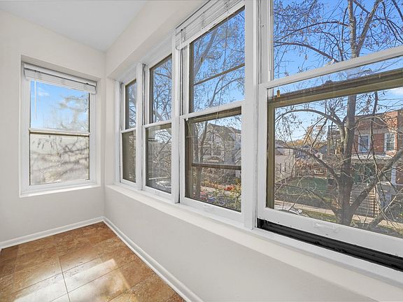 4th image of 3449-53 W Schubert Ave #2657-1