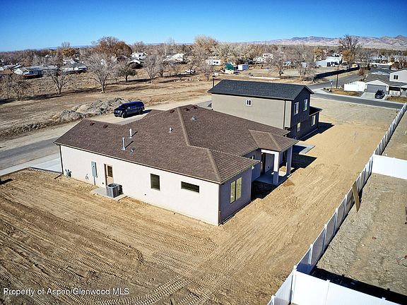 3rd image of 436 Clear Creek Dr