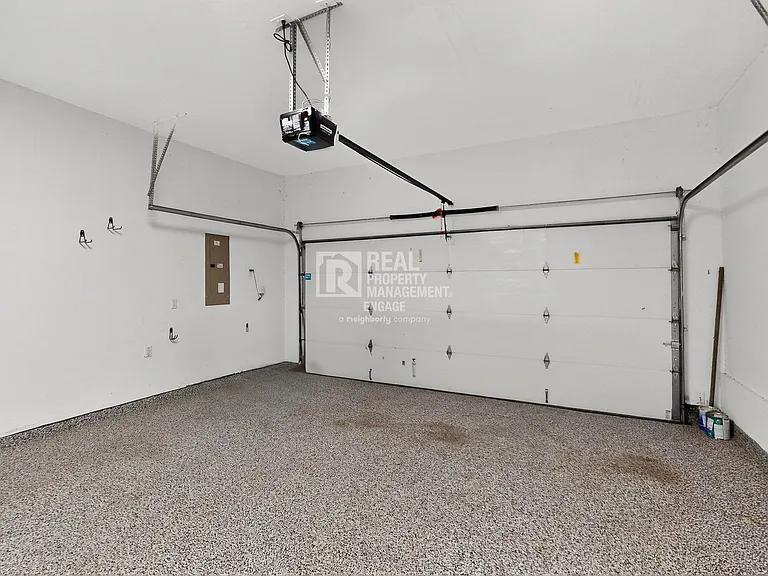 1077 Maverick Dr — Photo 34