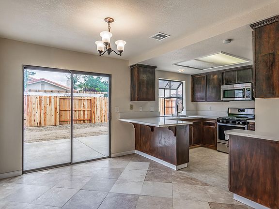 4th image of 4558 Wrightwood Way