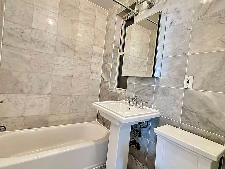163 E 36th St #4K — Photo 5