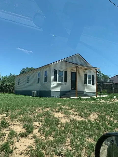 3 bed, 924 sqft, $1,100 — Photo 4