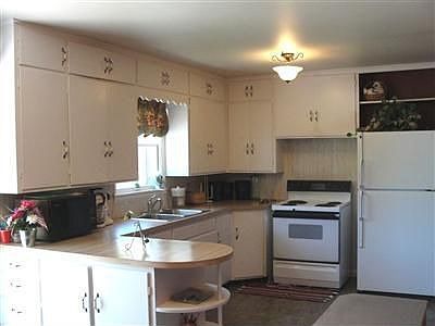 3rd image of 2005 S Country Club Dr