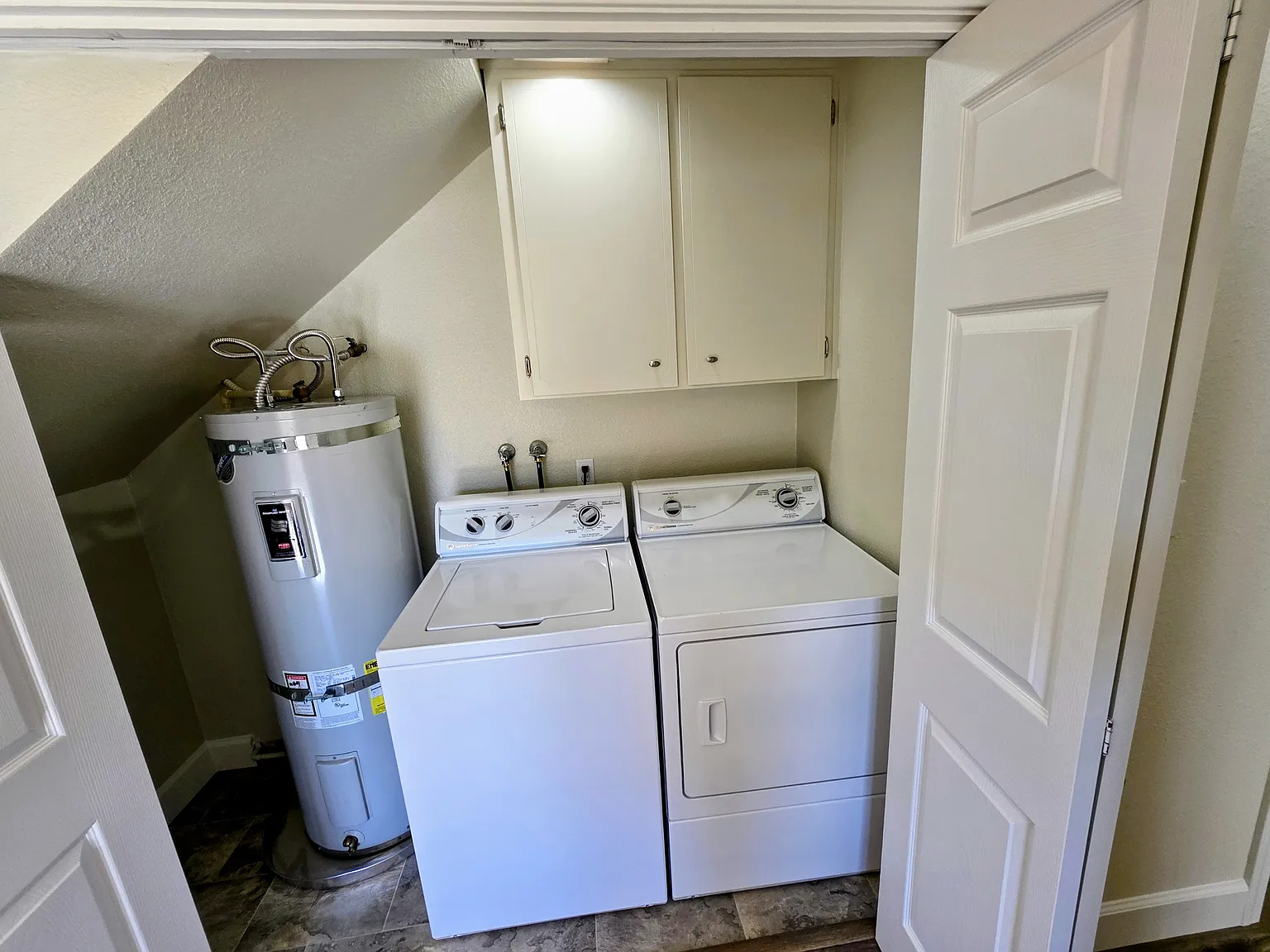 2 bed, 1.5 bath, 1000 sqft, $1,650 — Photo 2