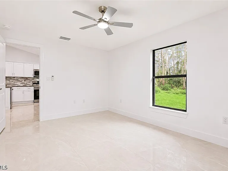 640 Lydia St — Photo 14