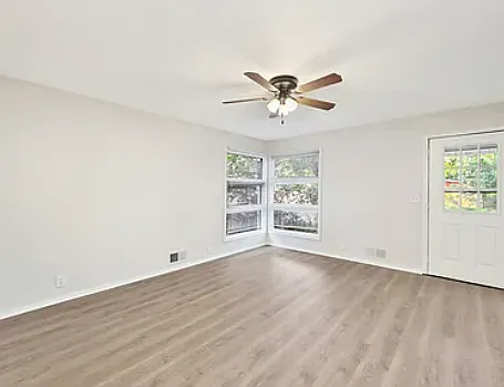 4 bed, 1177 sqft, $1,650 — Photo 3