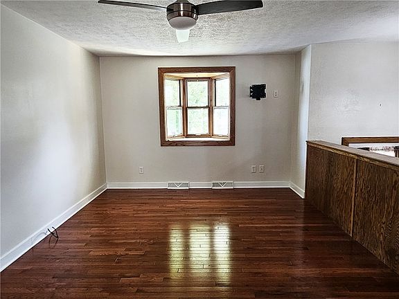 5th image of 322 Chelsea Dr