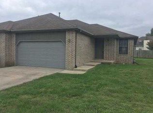 212 W Deerfield Dr, Nixa, MO 65714