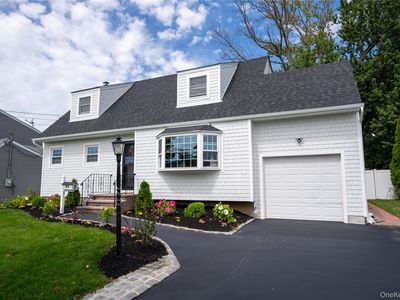 362 Violet Street, Massapequa Park, NY, 11762