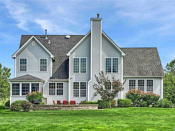 2nd image of 61 Bellflower Ct