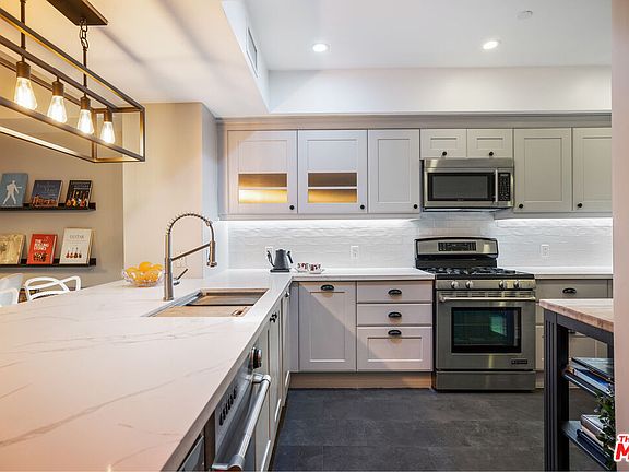5th image of 2101 S Beverly Glen Blvd Unit 204