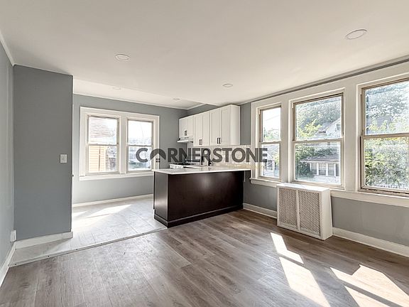 3rd image of 16 Crescent Ave Floor 2