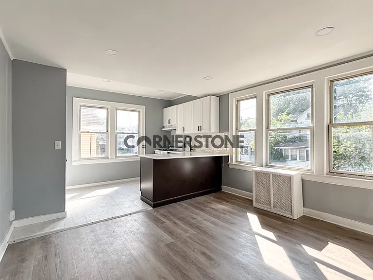 16 Crescent Ave — Photo 3
