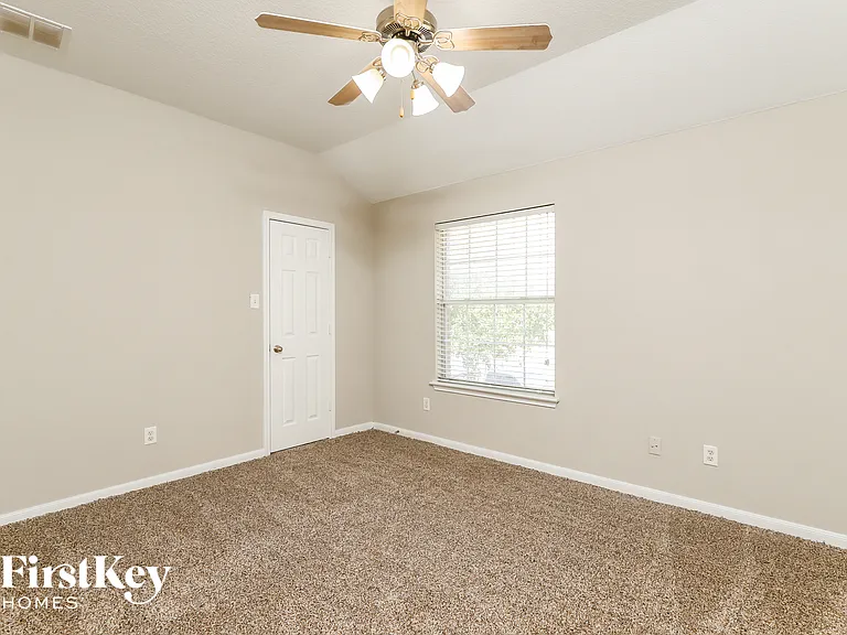 2225 Crary Mdw — Photo 11