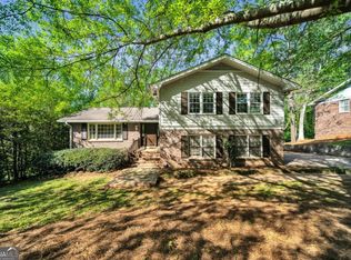 889 Bradford Ct SW, Lilburn, GA 30047