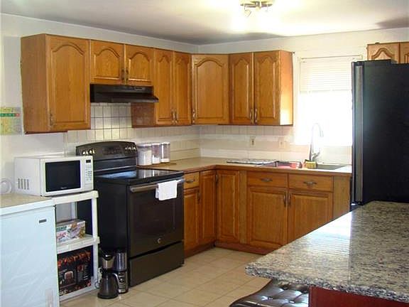 4th image of 207 Greenwood St