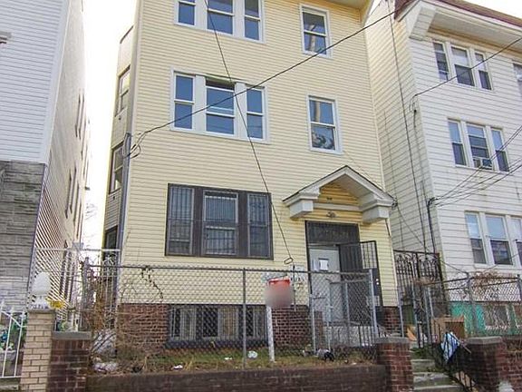 2nd image of 156 Grafton Ave