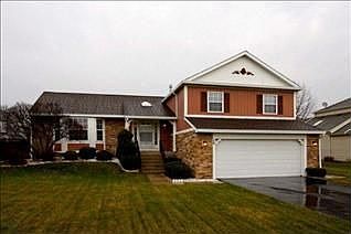 2nd image of 16 Larkspur Ln