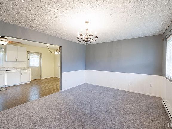 5th image of 340 Carol Ave