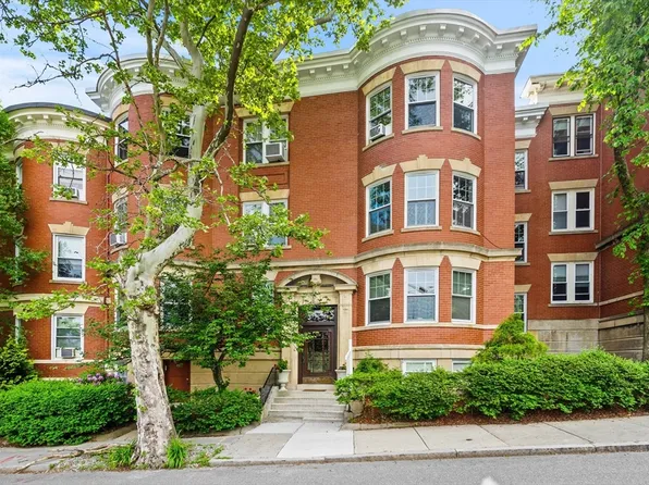 231 Rawson Rd APT 4, Brookline, MA 02445