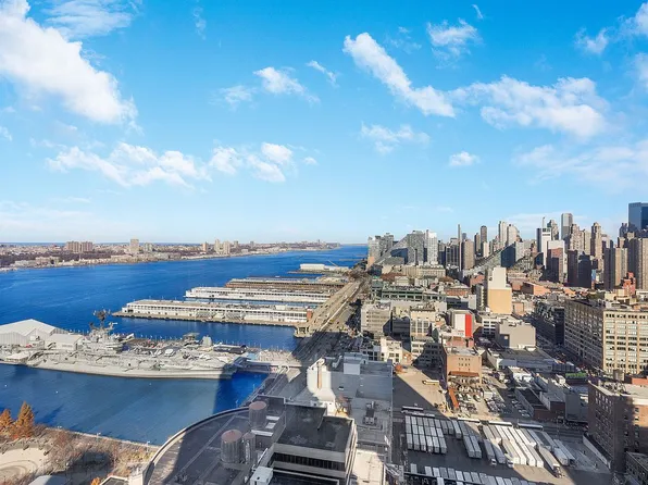 635 W 42nd St APT 34B, New York, NY 10036