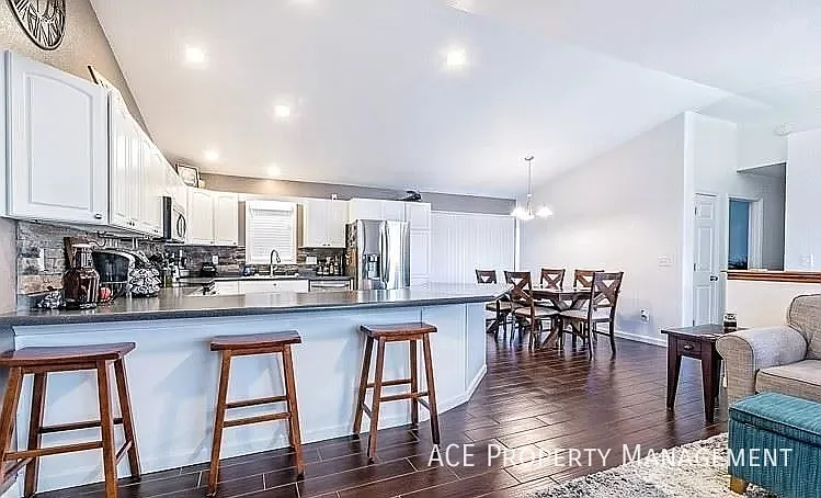 112 Viking Dr — Photo 5