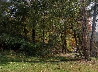 306 Cyprus Ln, Endicott, NY 13760