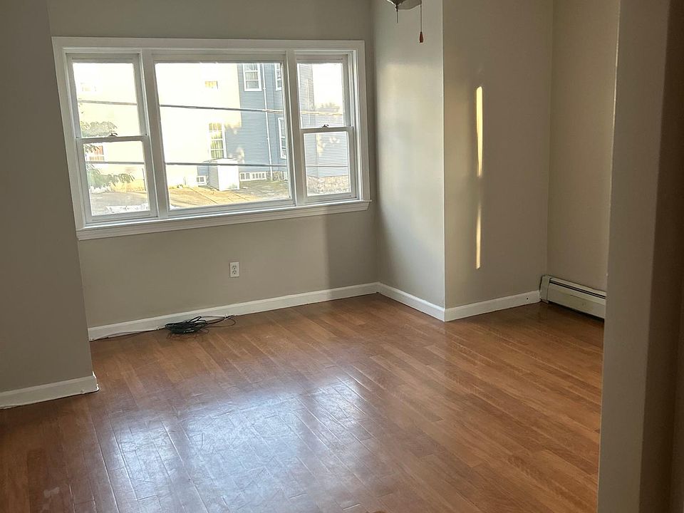 228 Tremont St, Fall River, MA 02720 Zillow