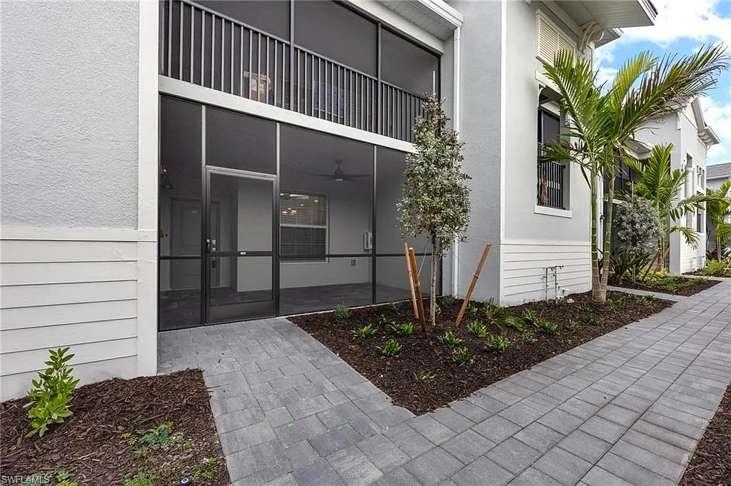 2 bed, 2.0 bath, 1569 sqft, $2,495 — Photo 2