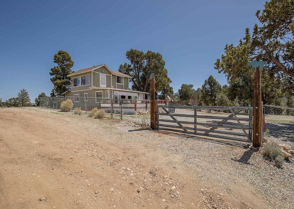 1st image of 46370 Pelican Dr