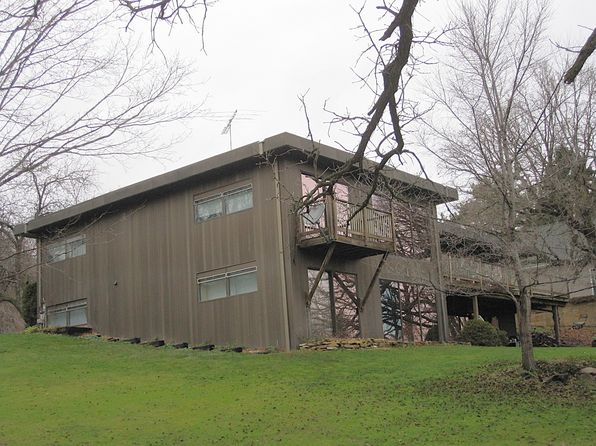 61 Oak Ridge Dr #A