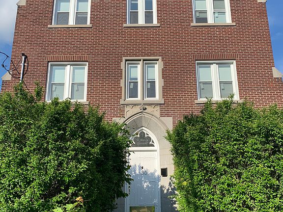 3rd image of 30 Fayette St