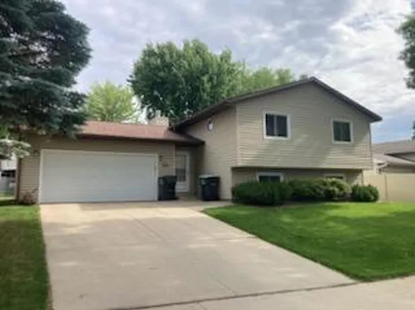 619 Chalet Dr NW, Rochester, MN 55901