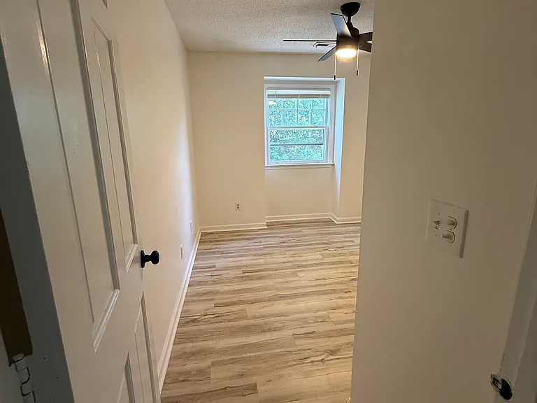 4912 Seabrook Ct — Photo 17