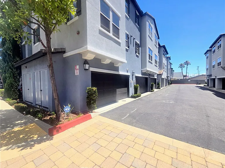 3003 N Pacific Coast Hwy — Photo 2