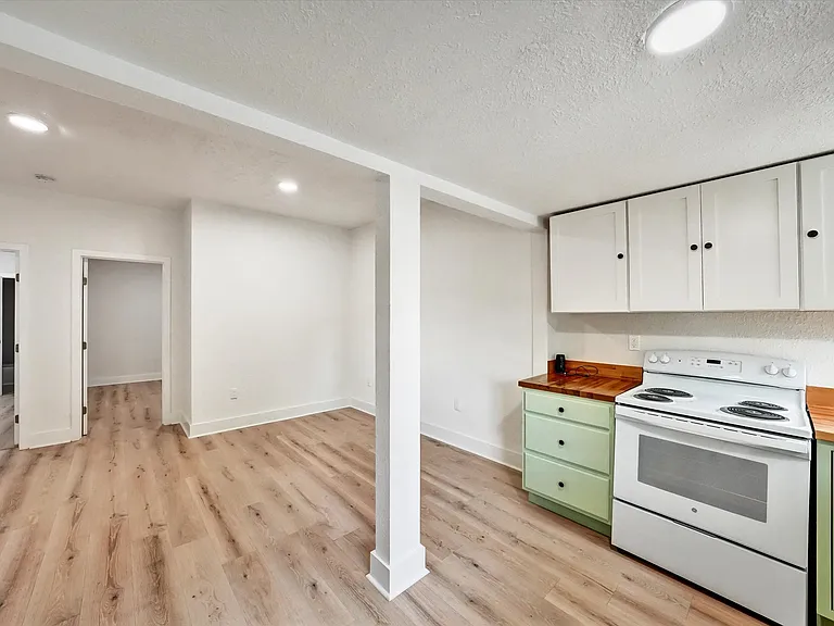 1411 SW 3rd St #2 — Photo 10