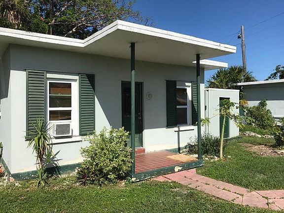 2nd image of 3669 Louisa St