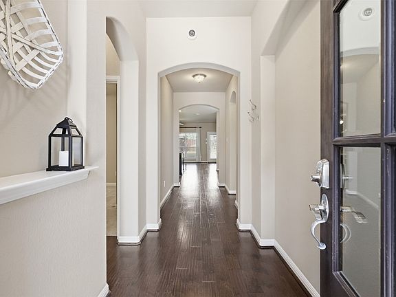 3rd image of 6053 Shiner Dr