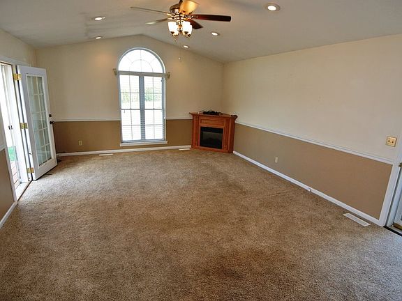 4th image of 212 County Road 304