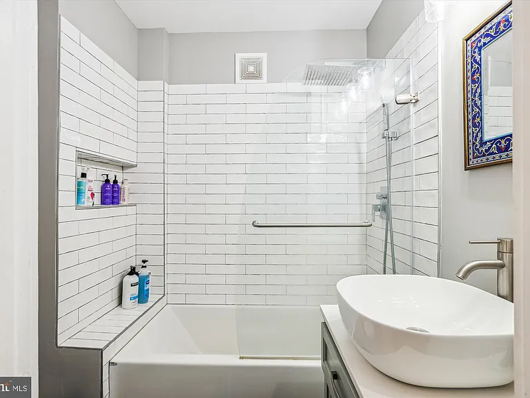 1125 Maryland Ave NE #16 — Photo 24