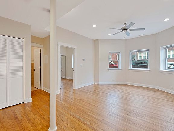 5th image of 3517 W Ainslie St #G