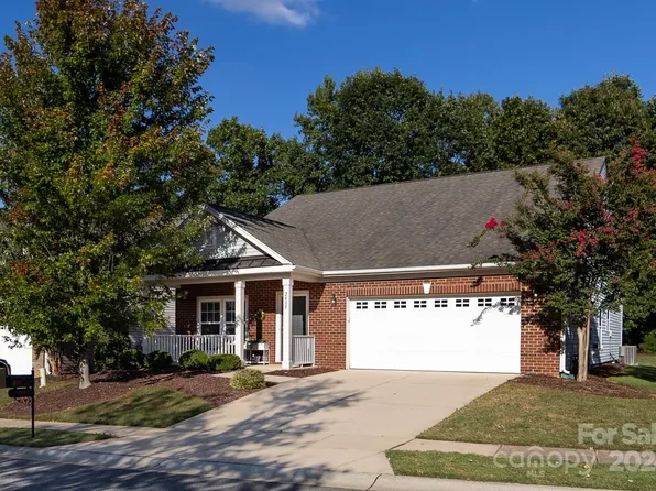 2485 Bergamot St, Tega Cay, SC 29708