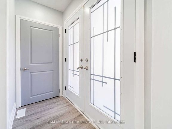 3rd image of 5318 Mericourt Rd