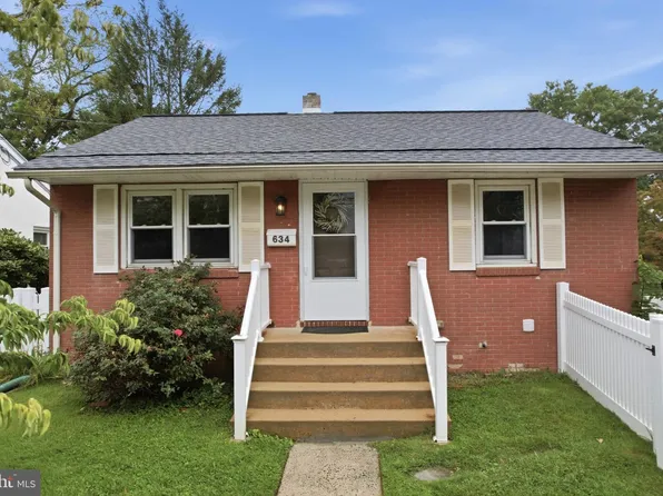 634 N Monroe St, Media, PA 19063