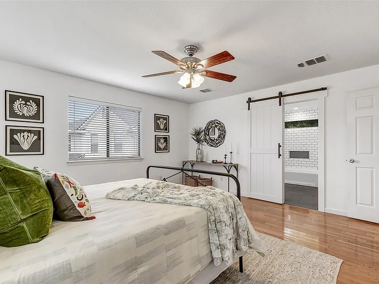 2408 W Messick Loop — Photo 17