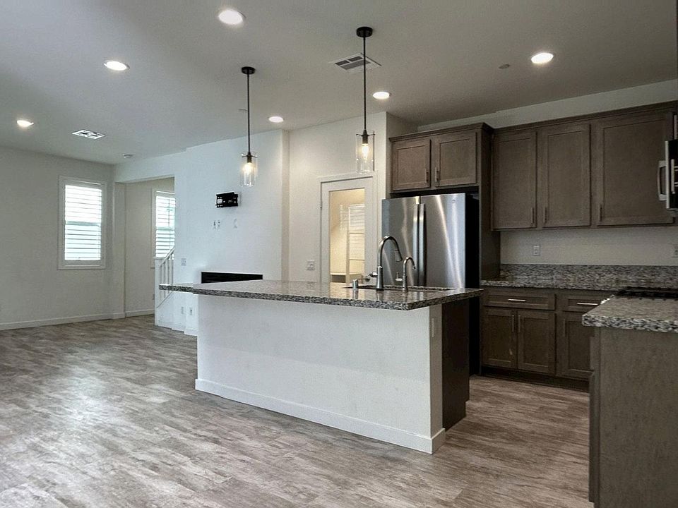 1st image of 26149 Park Ave #17