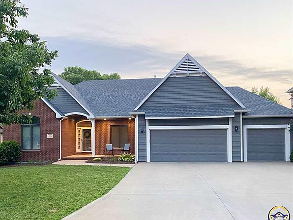 3rd image of 905 Branchwood Dr