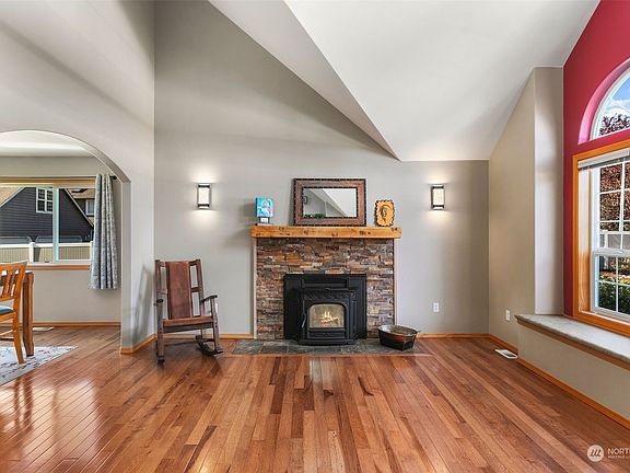 5th image of 23917 Country Drive E