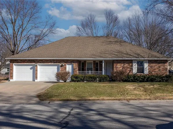 1101 SW Huntington Dr, Blue Springs, MO 64015