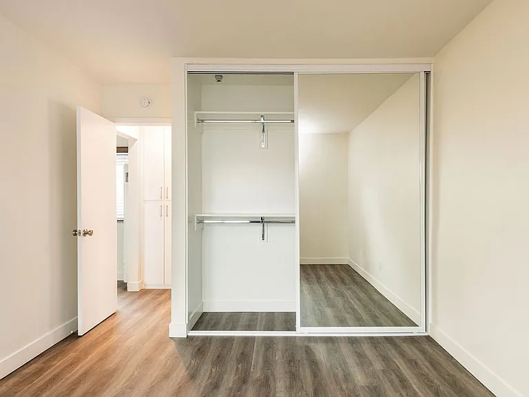 1038 Turquoise St #14 — Photo 8
